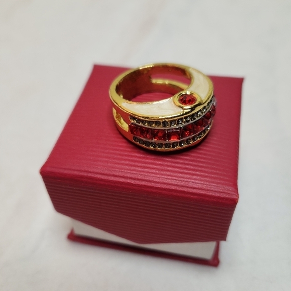 Vintage red rhinestone ring - Picture 2 of 8